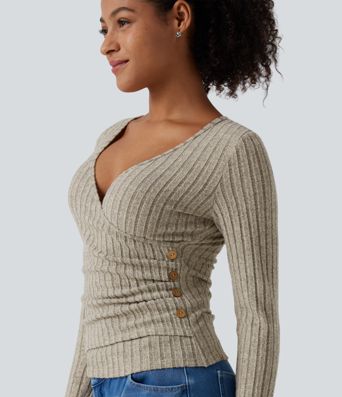 Lässiges, gerafftes Top aus geripptem Strick mit V-Ausschnitt, langen Ärmeln und asymmetrischem Wickeldesign - slim fit Lässiges, gerafftes Top aus geripptem Strick mit V-Ausschnitt, langen Ärmeln und asymmetrischem Wickeldesign - slim fit