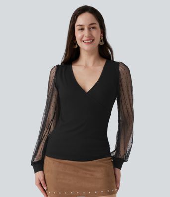 Blusa casual con escote en V, mangas largas e inserciones de malla a contraste con estampado de lunares Blusa casual con escote en V, mangas largas e inserciones de malla a contraste con estampado de lunares