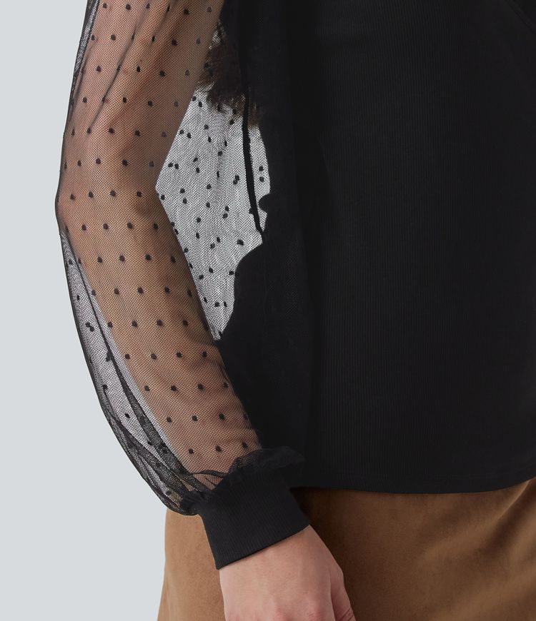 Blusa casual con escote en V, mangas largas e inserciones de malla a contraste con estampado de lunares Blusa casual con escote en V, mangas largas e inserciones de malla a contraste con estampado de lunares