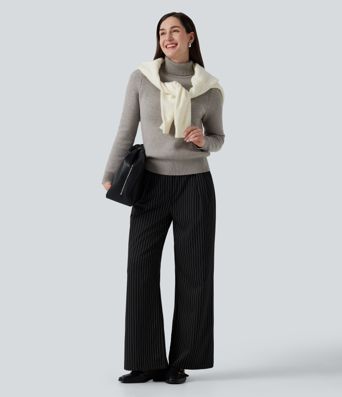 Büro-Pullover mit hohem Kragen und langen Ärmeln Büro-Pullover mit hohem Kragen und langen Ärmeln