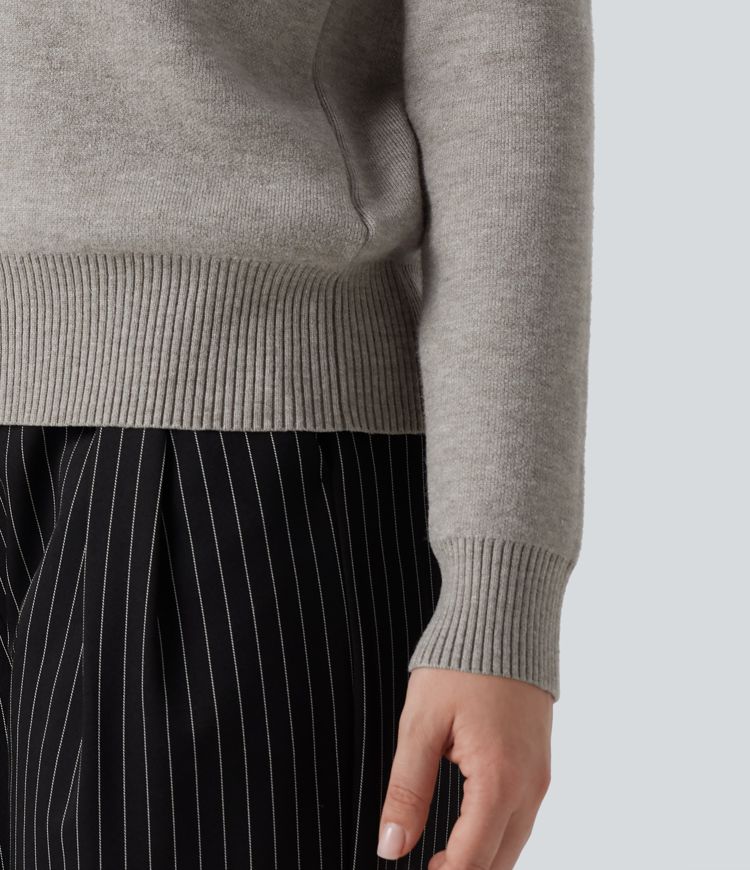 Büro-Pullover mit hohem Kragen und langen Ärmeln Büro-Pullover mit hohem Kragen und langen Ärmeln