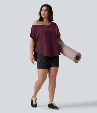 Plus Size One Shoulder Short Sleeve Curved Hem Quick Dry Yoga Sports Top with Built-in Bra Plus Size One Shoulder Short Sleeve Curved Hem Quick Dry Yoga Sports Top with Built-in Bra