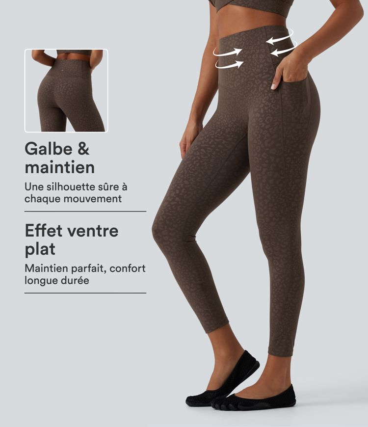 Halara UltraSculpt™ leggings de yoga estampado de leopardo, de talle alto con efecto moldeador en el abdomen y con bolsillos.