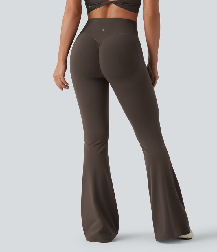 Hot Fudge Halara UltraSculpt™ leggings da yoga modellanti a vita alta con arricciatura liftante per i glutei, controllo addominale, gamba a zampa e tasche / 2