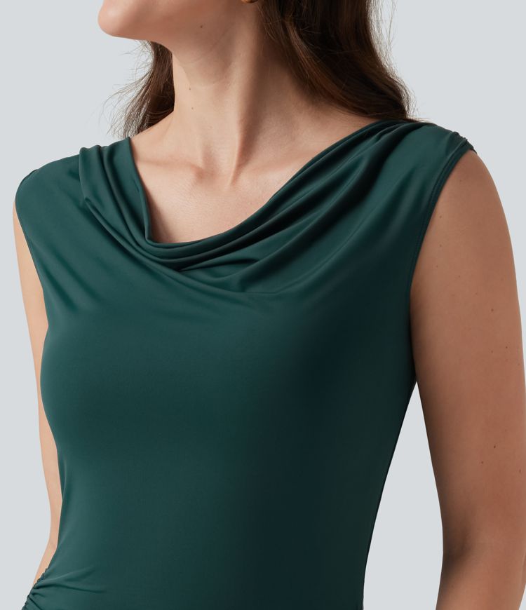 Robe mini moulante sans manches avec fronces, laçage, coussinets amovibles et poches, avec short séparé
