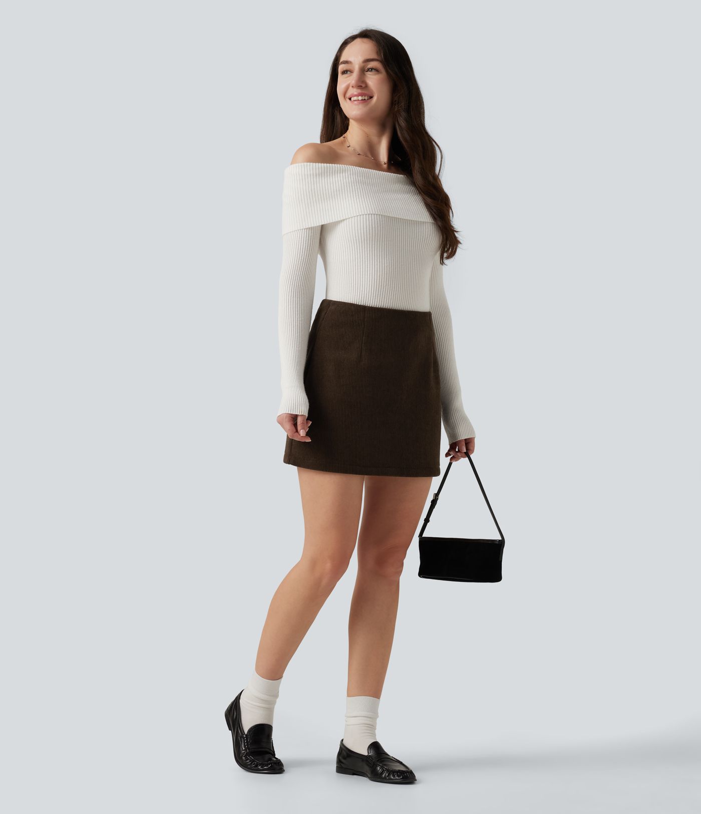 Mini-jupe courte taille haute, coupe évasée (A-line), en velours côtelé doublée polaire, style décontracté, avec short intégré Mini-jupe courte taille haute, coupe évasée (A-line), en velours côtelé doublée polaire, style décontracté, avec short intégré