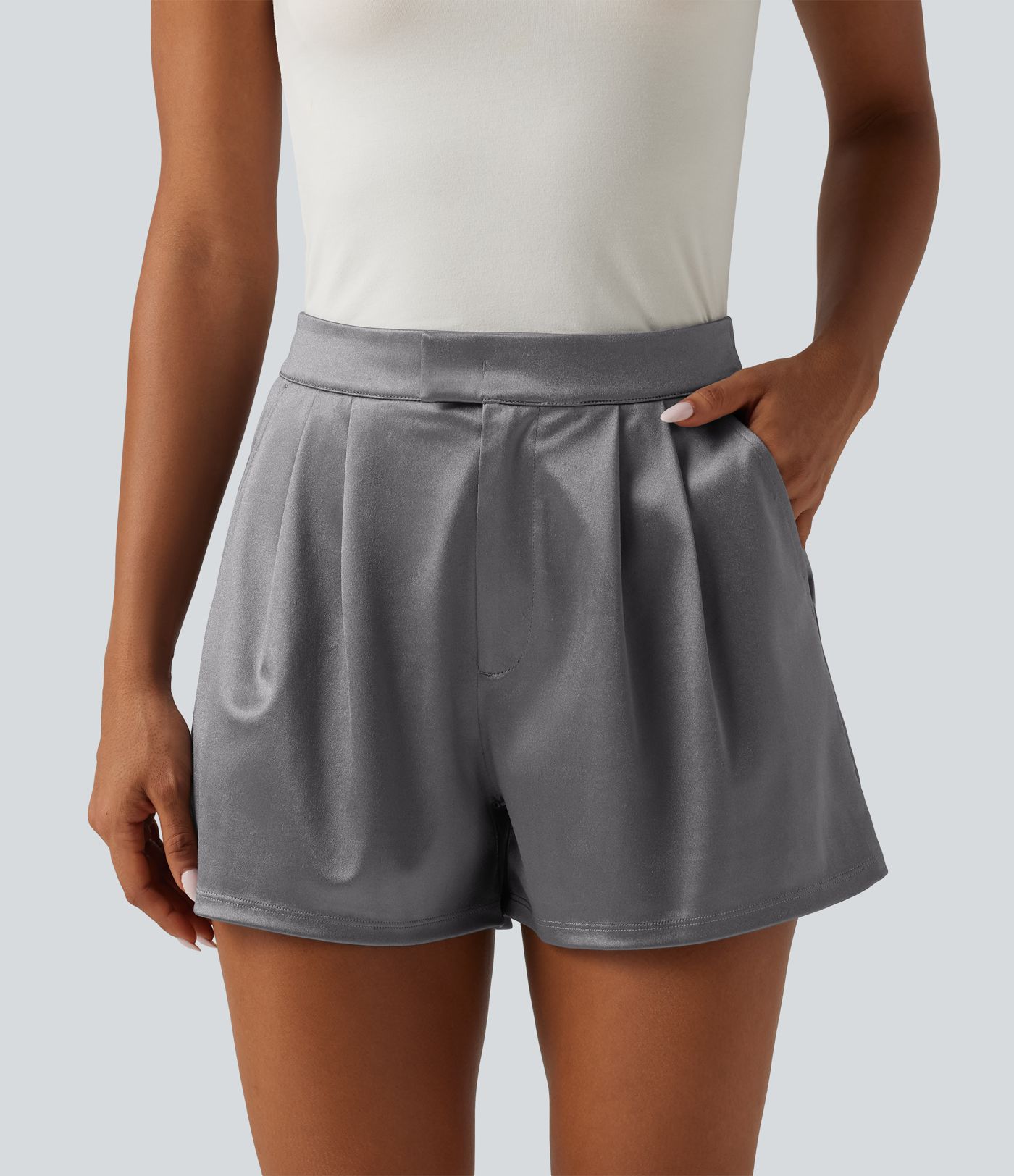 Satin-Shorts mit hoher Taille, 3" und Taschen Satin-Shorts mit hoher Taille, 3" und Taschen