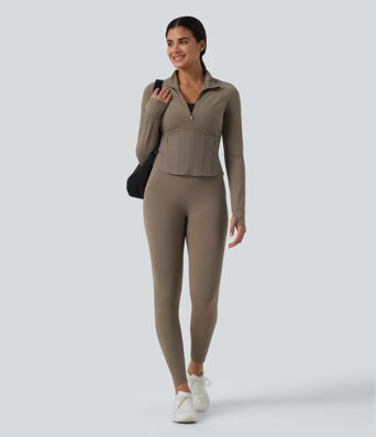 Veste de yoga Halara UltraSculpt™ effet frais InstantCool à col montant, manches raglan, passe-pouces et ourlet arrondi avec poches Veste de yoga Halara UltraSculpt™ effet frais InstantCool à col montant, manches raglan, passe-pouces et ourlet arrondi avec poches