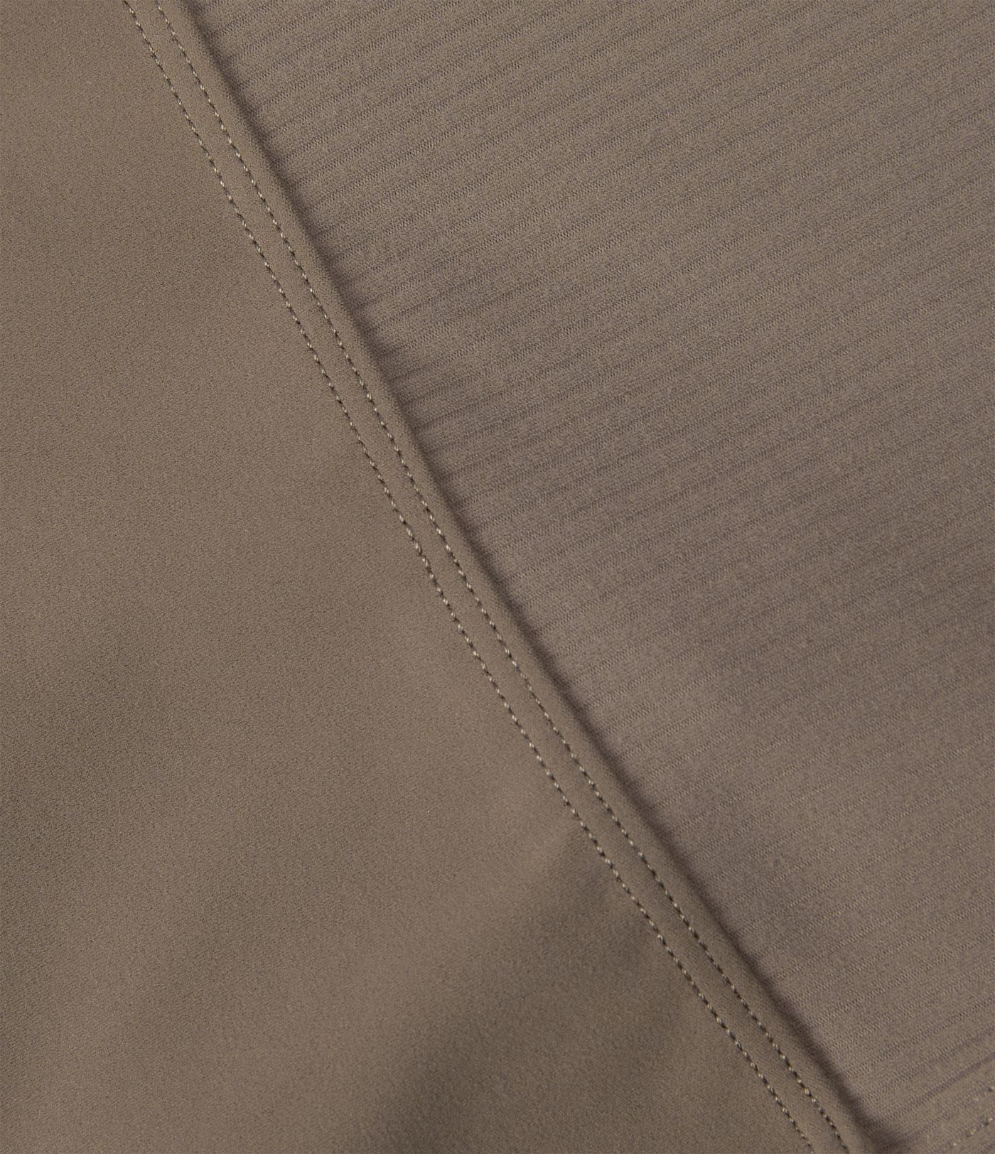 Veste de yoga Halara UltraSculpt™ effet frais InstantCool à col montant, manches raglan, passe-pouces et ourlet arrondi avec poches Veste de yoga Halara UltraSculpt™ effet frais InstantCool à col montant, manches raglan, passe-pouces et ourlet arrondi avec poches