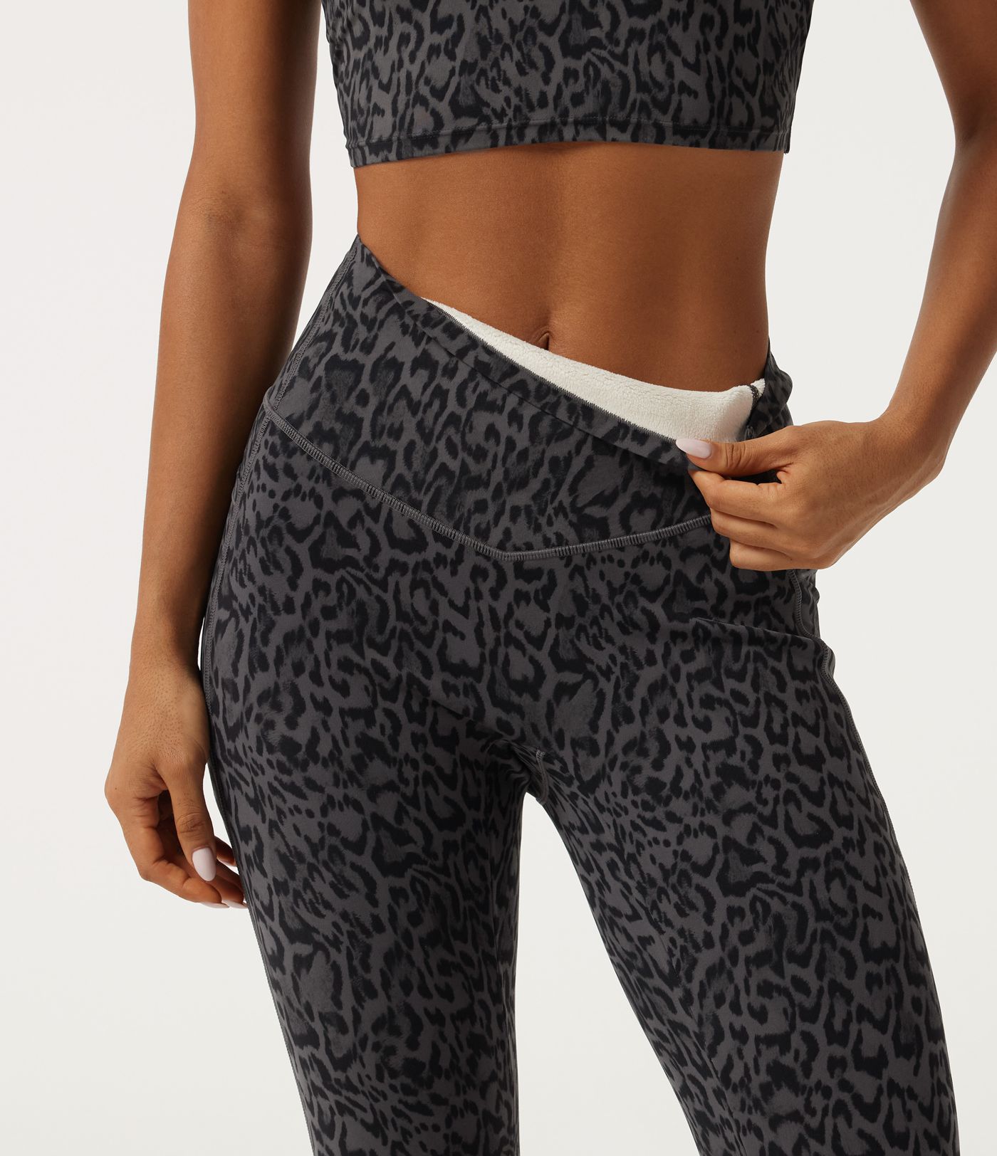 Halara UltraSculpt™ Extra Heat Leopard Print High Waisted Tummy Control Fleece Workout Leggings with Pockets