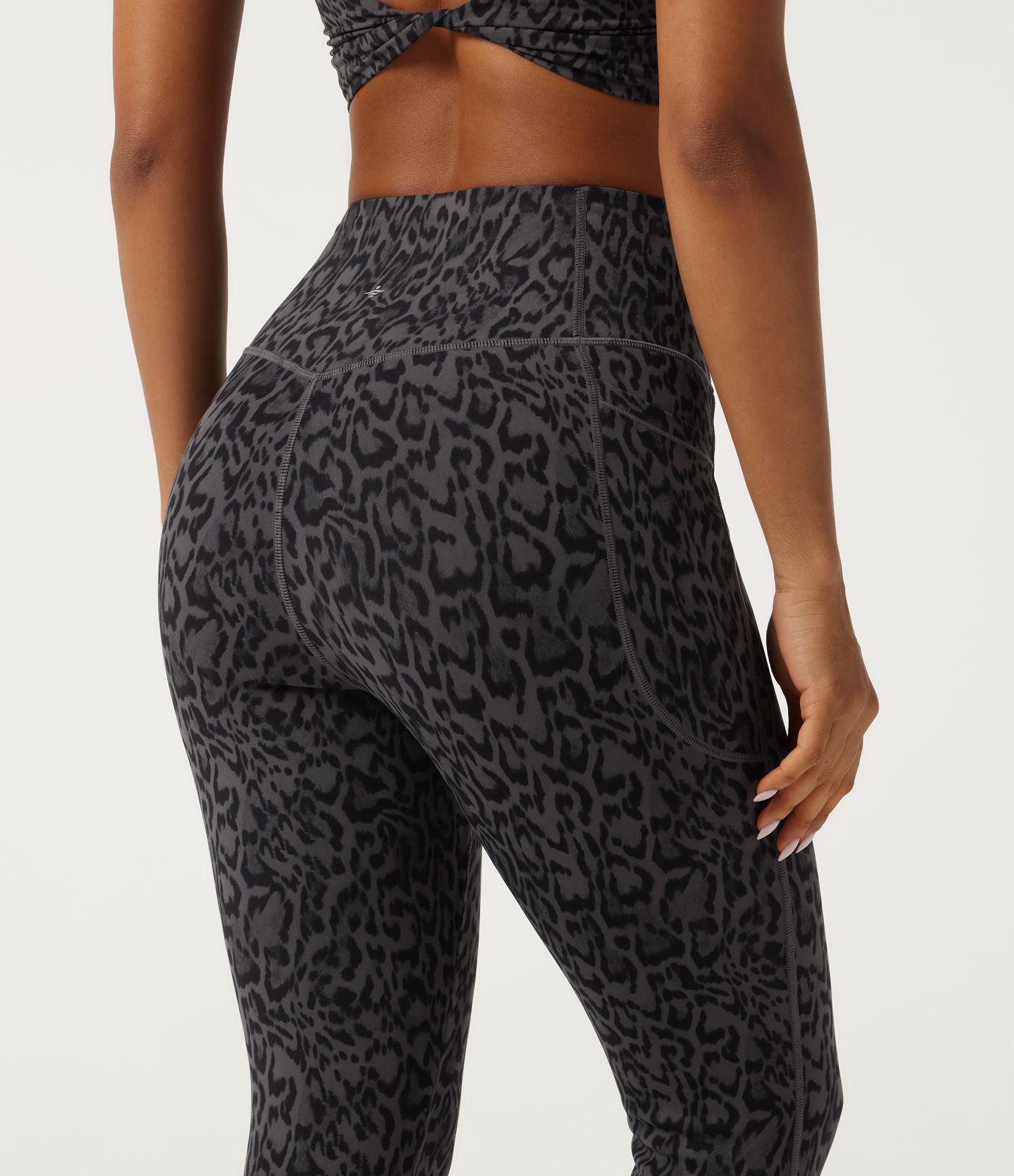 Halara UltraSculpt™ Extra Heat Leopard Print High Waisted Tummy Control Fleece Workout Leggings with Pockets
