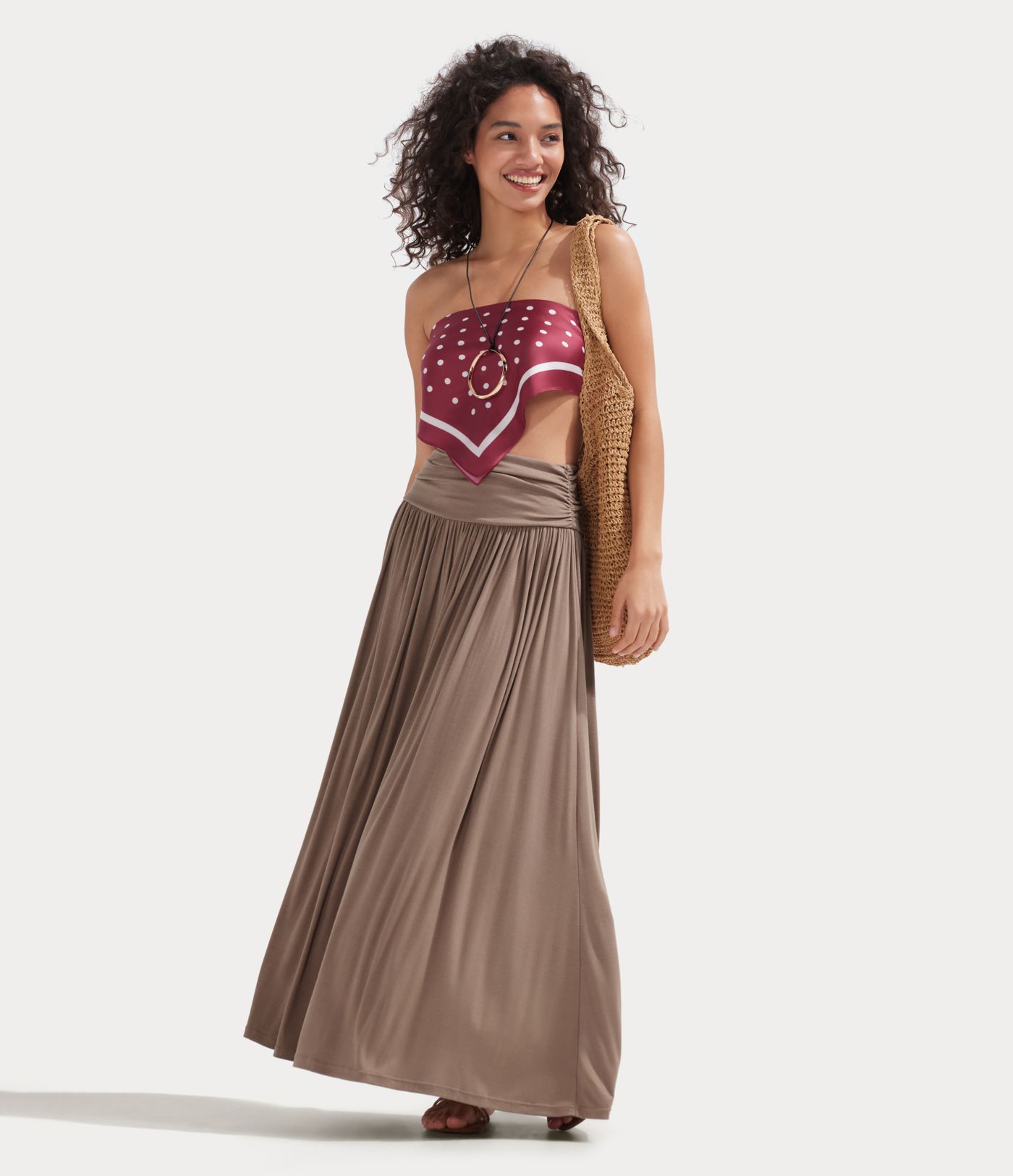 Falda maxi casual de talle alto con frunces y caída fluida Falda maxi casual de talle alto con frunces y caída fluida