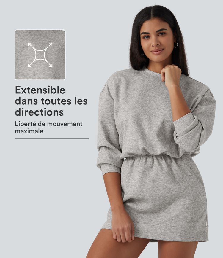 Fog Gray Lässiges Sweatshirt-Minikleid mit rundem Ausschnitt, überschnittenen Schultern und Taschen / 1