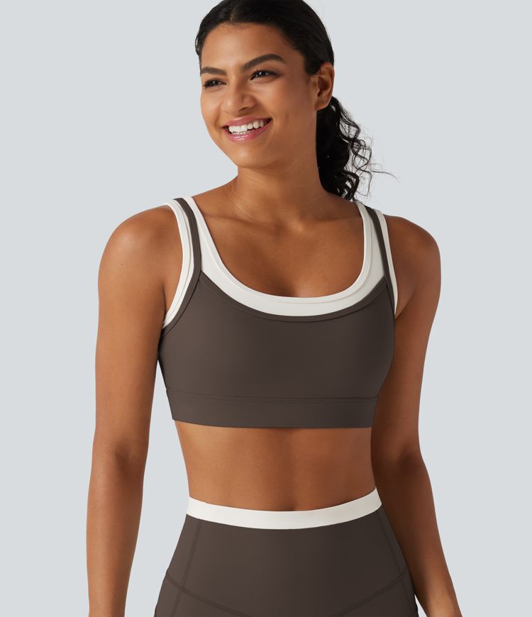 Hot Fudge Halara UltraSculpt™ sujetador deportivo para yoga con soporte medio, escote en U, sujetador integrado y detalle color block con twist / 2