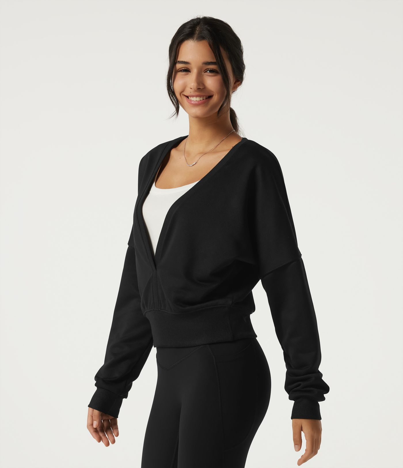 Sweat-shirt à encolure en V profond et manches longues Sweat-shirt à encolure en V profond et manches longues