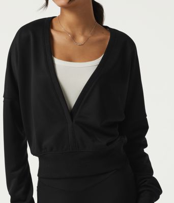 Sweat-shirt à encolure en V profond et manches longues Sweat-shirt à encolure en V profond et manches longues