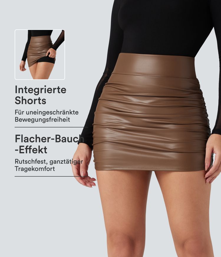 Figurbetonter, geraffter 2-in-1 Fleece-Minirock aus Kunstleder mit hohem Bund, Bauchkontrolle und abgerundetem Saum