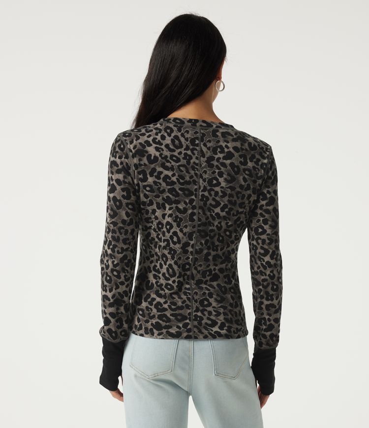 Round Neck Leopard Print Long Sleeve Casual T-Shirt with Thumbholes Round Neck Leopard Print Long Sleeve Casual T-Shirt with Thumbholes