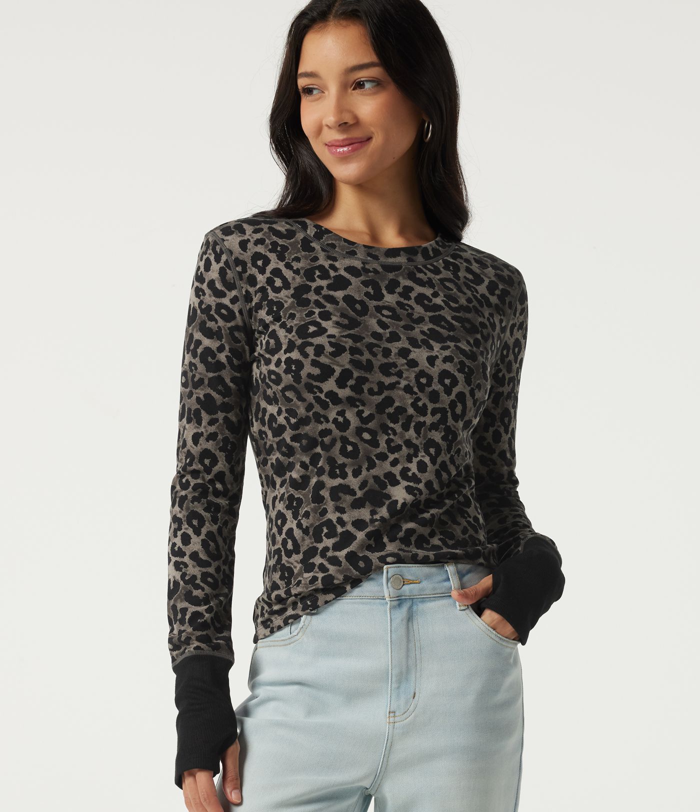 Round Neck Leopard Print Long Sleeve Casual T-Shirt with Thumbholes Round Neck Leopard Print Long Sleeve Casual T-Shirt with Thumbholes