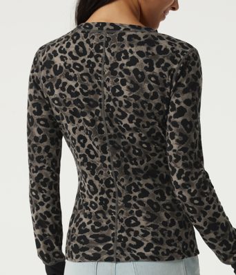 Round Neck Leopard Print Long Sleeve Casual T-Shirt with Thumbholes Round Neck Leopard Print Long Sleeve Casual T-Shirt with Thumbholes