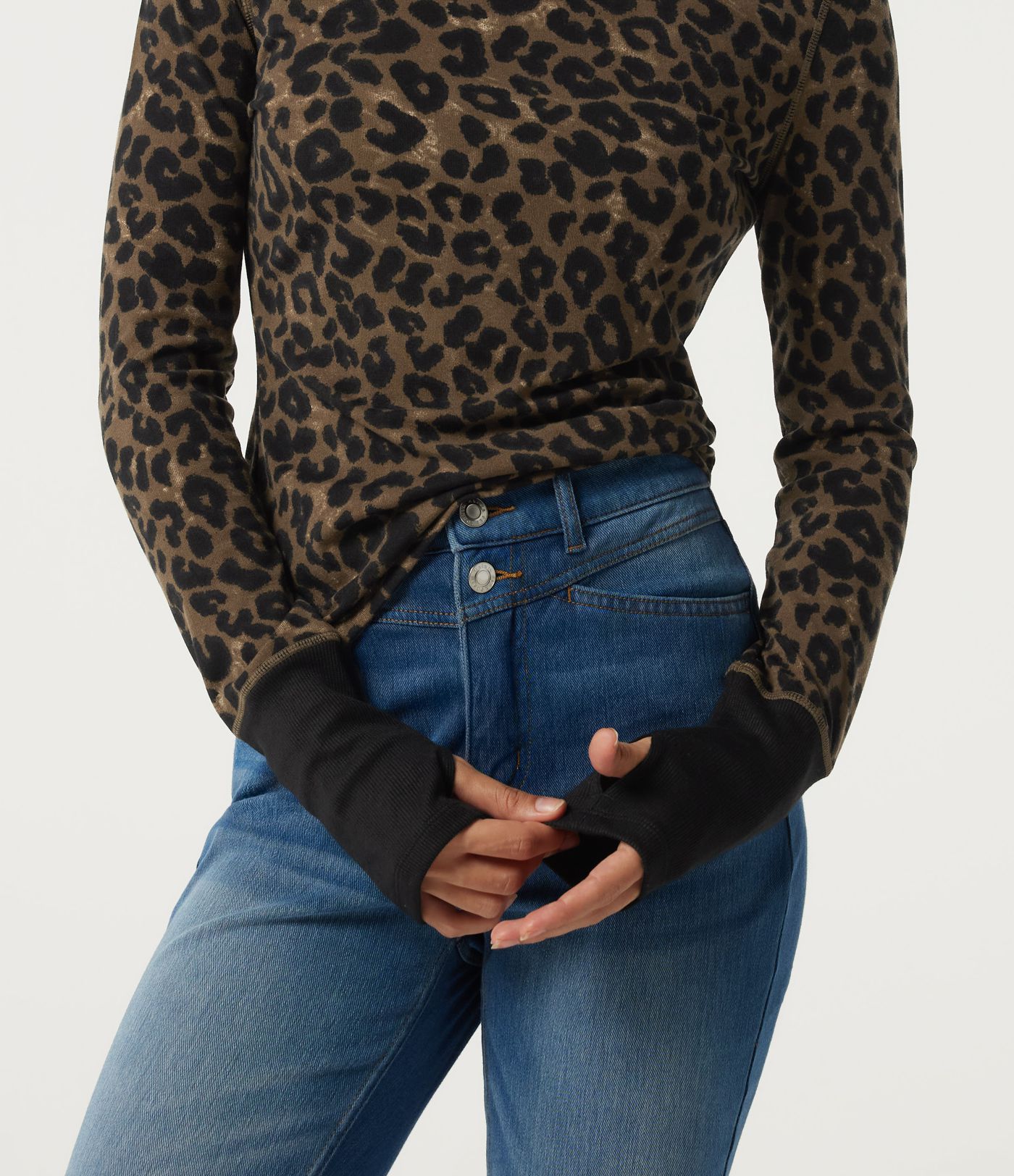 Round Neck Leopard Print Long Sleeve Casual T-Shirt with Thumbholes Round Neck Leopard Print Long Sleeve Casual T-Shirt with Thumbholes