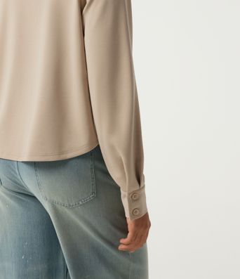 Freizeitjacke mit Stehkragen, langen Ärmeln und Taschen Freizeitjacke mit Stehkragen, langen Ärmeln und Taschen