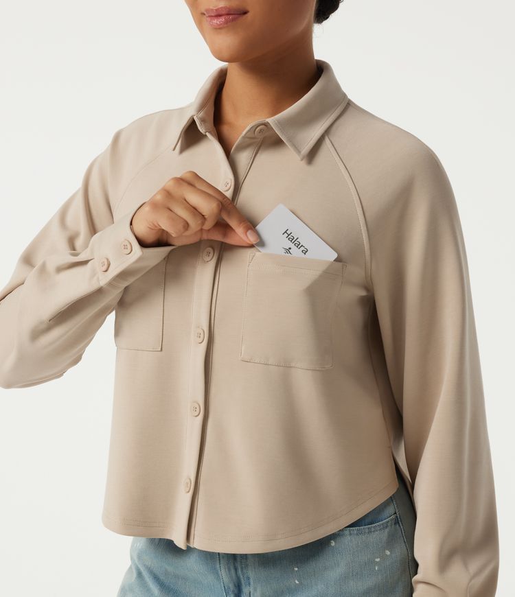 Freizeitjacke mit Stehkragen, langen Ärmeln und Taschen Freizeitjacke mit Stehkragen, langen Ärmeln und Taschen