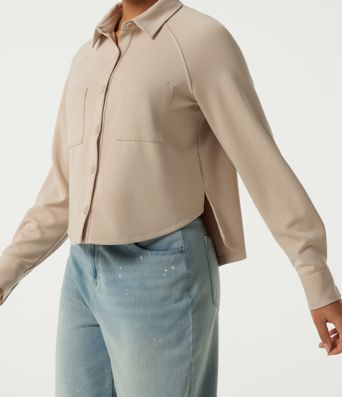 Freizeitjacke mit Stehkragen, langen Ärmeln und Taschen Freizeitjacke mit Stehkragen, langen Ärmeln und Taschen