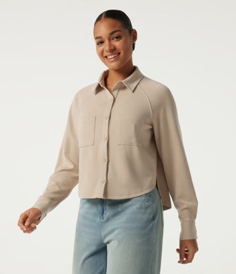 Freizeitjacke mit Stehkragen, langen Ärmeln und Taschen Freizeitjacke mit Stehkragen, langen Ärmeln und Taschen