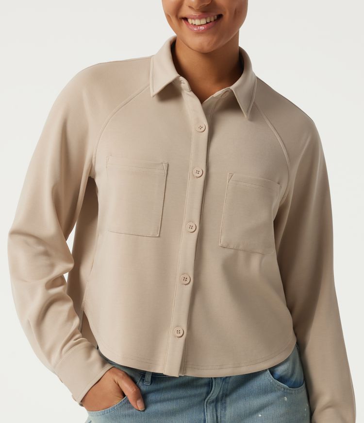 Freizeitjacke mit Stehkragen, langen Ärmeln und Taschen Freizeitjacke mit Stehkragen, langen Ärmeln und Taschen