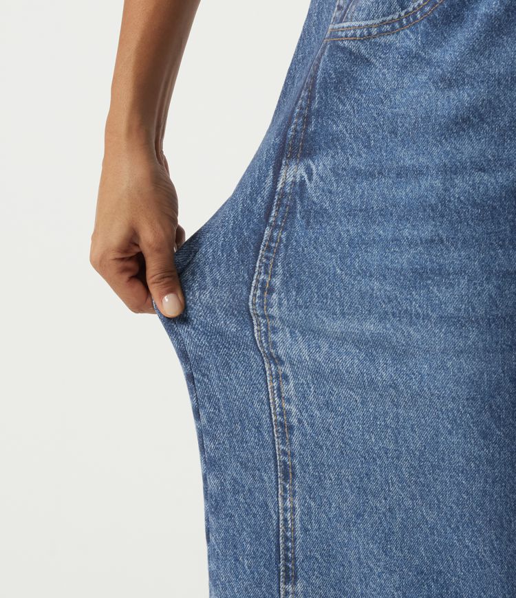 Mid Rise Barrel Leg Casual Cotton Jeans with Pockets Mid Rise Barrel Leg Casual Cotton Jeans with Pockets