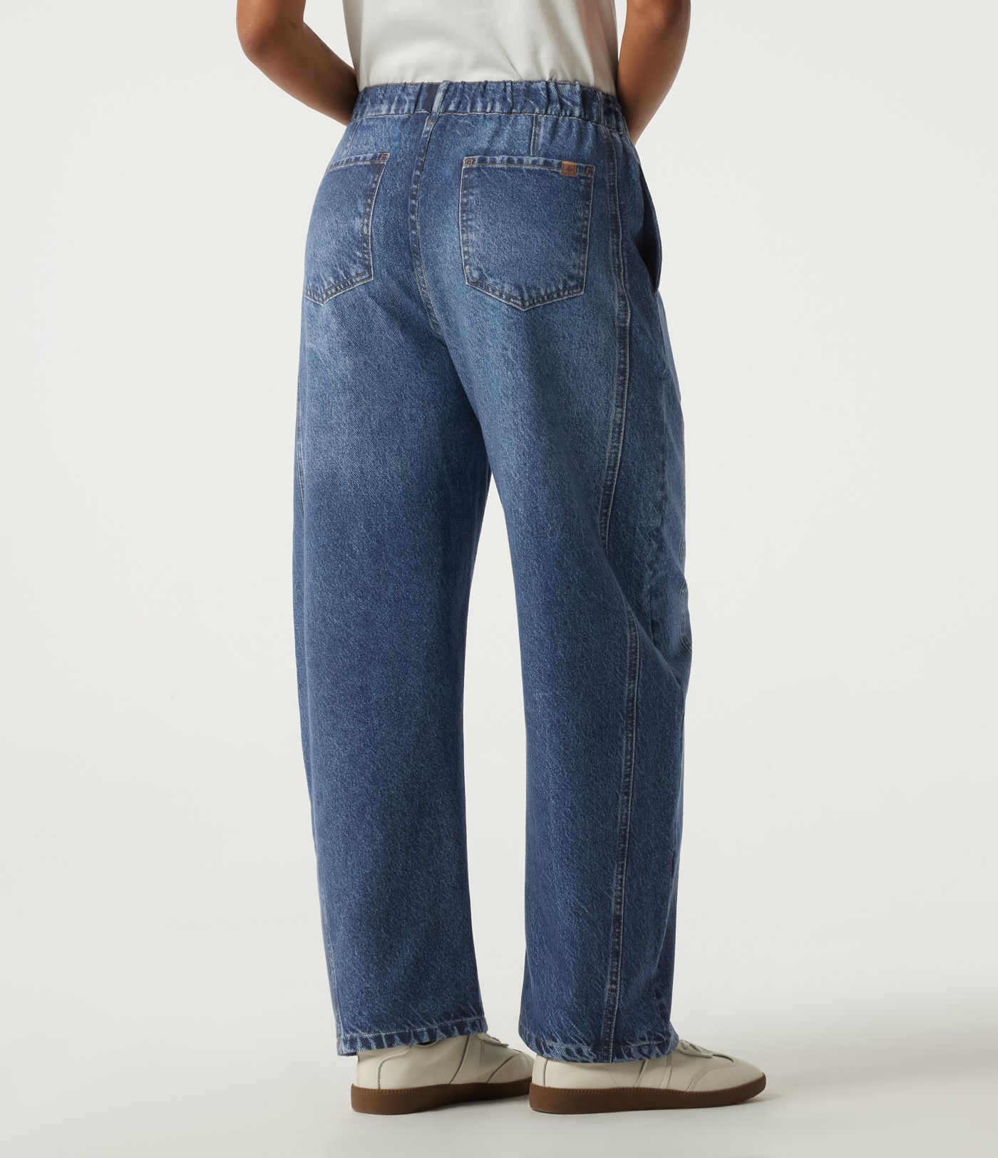 Mid Rise Barrel Leg Casual Cotton Jeans with Pockets Mid Rise Barrel Leg Casual Cotton Jeans with Pockets