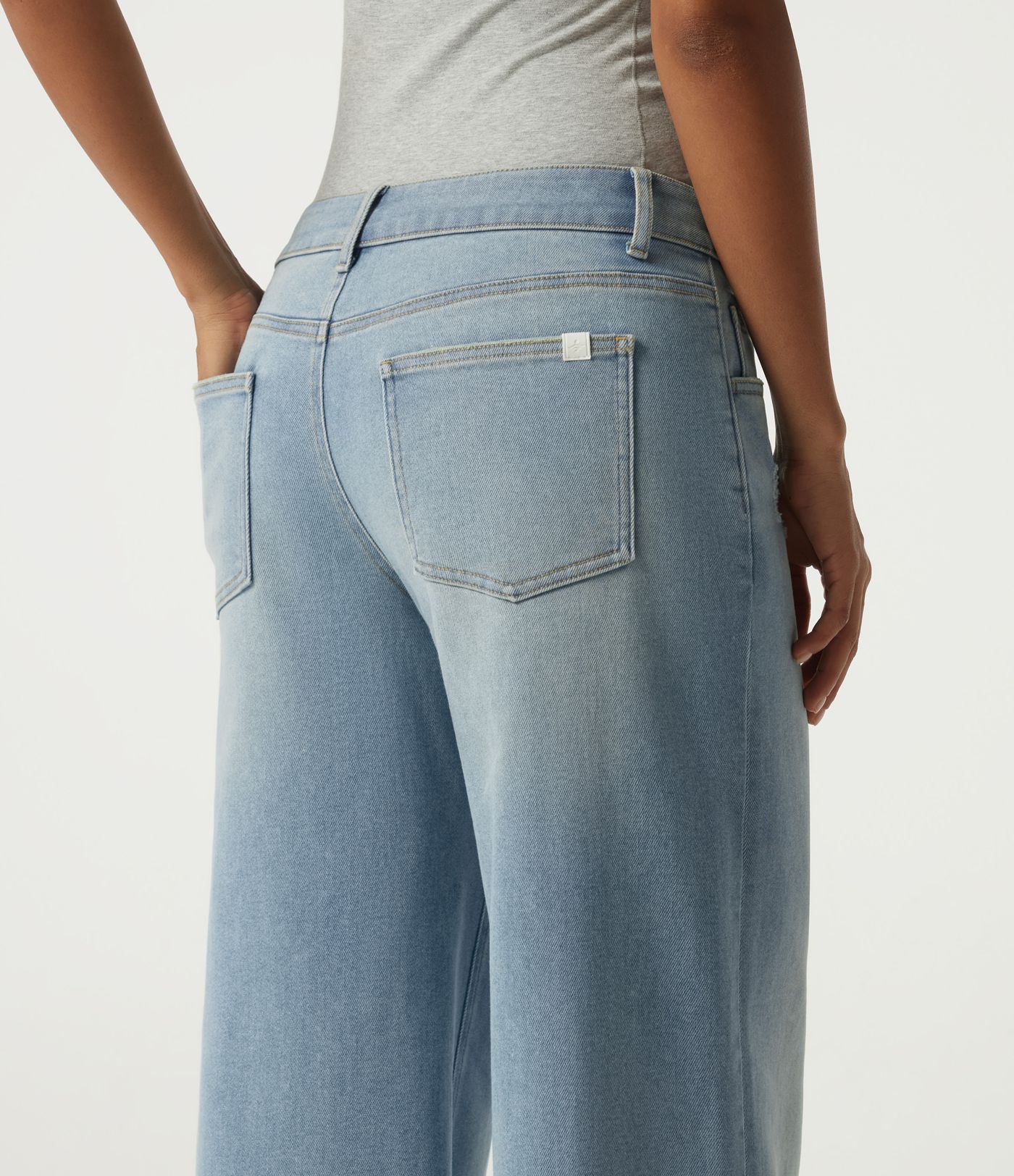 Low Rise Ripped Wide Leg Casual Jeans with Pockets Low Rise Ripped Wide Leg Casual Jeans with Pockets