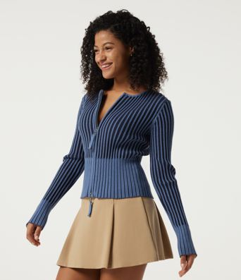 Büro-Cardigan aus geripptem Strick mit Rundhalsausschnitt und langen Ärmeln - slim fit Büro-Cardigan aus geripptem Strick mit Rundhalsausschnitt und langen Ärmeln - slim fit