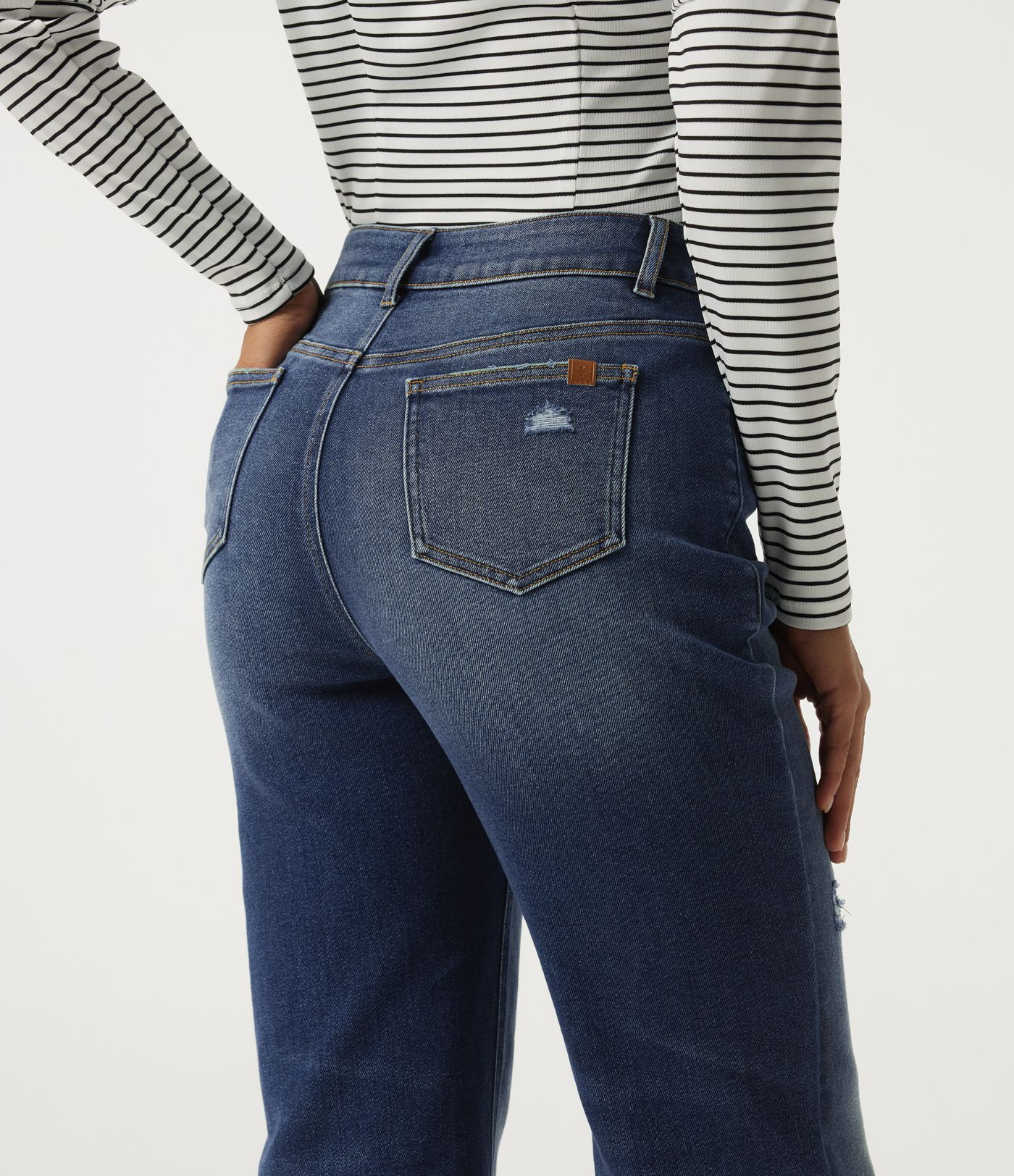 Mid Rise Straight Leg Asymmetric Casual Jeans with Pockets Mid Rise Straight Leg Asymmetric Casual Jeans with Pockets