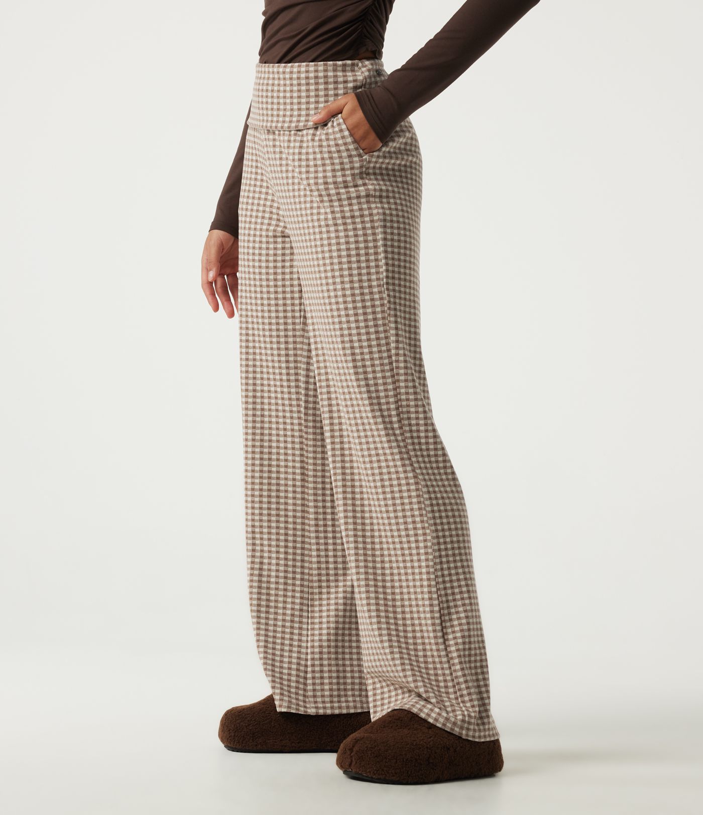Mid Rise Foldover Wide Leg Plaid Lounge Pants with Pockets Mid Rise Foldover Wide Leg Plaid Lounge Pants with Pockets