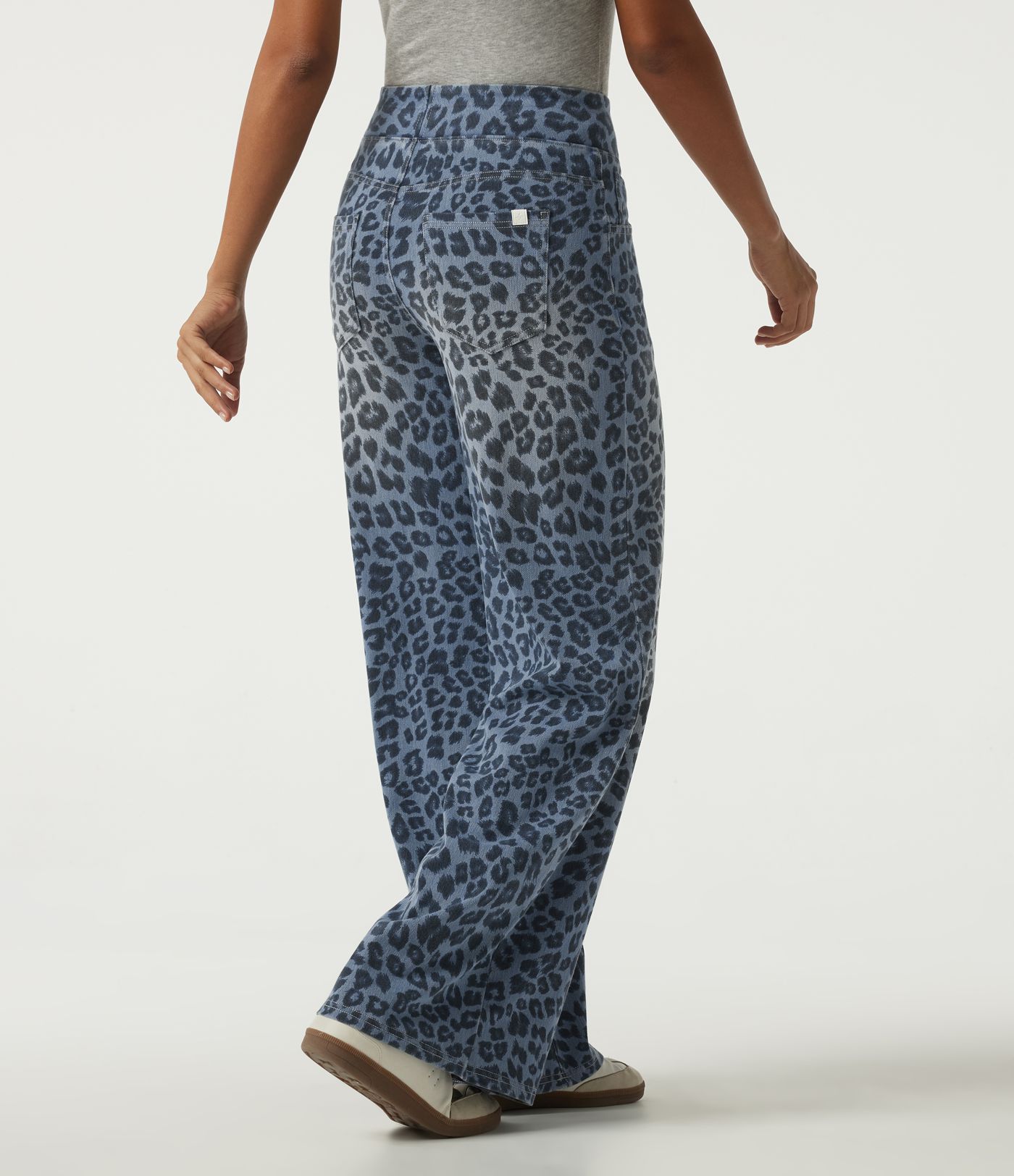 Halara Flex™ High Waisted Leopard Patterned Denim Casual Wide Leg Jeans with Pockets