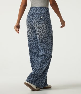 Halara Flex™ High Waisted Leopard Patterned Denim Casual Wide Leg Jeans with Pockets