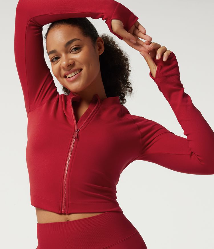 OneForm Seamless Flow — veste d'entraînement sans coutures à manches longues, avec ourlet incurvé et passe-pouces OneForm Seamless Flow — veste d'entraînement sans coutures à manches longues, avec ourlet incurvé et passe-pouces