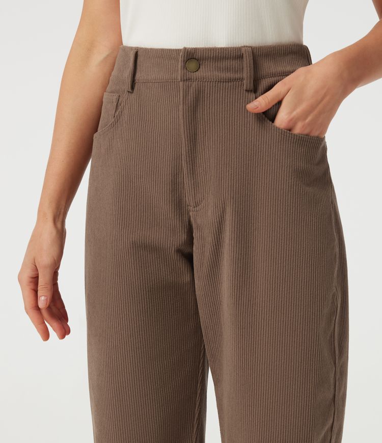 Lässige Cordhose mit hoher Taille, tonnenförmigem Bein und Taschen