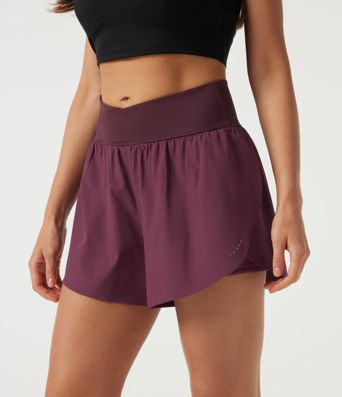 Breezeful™ High-Waisted Crossover 2-in-1 schnell trocknende Laufshorts 3" mit Taschen Breezeful™ High-Waisted Crossover 2-in-1 schnell trocknende Laufshorts 3" mit Taschen