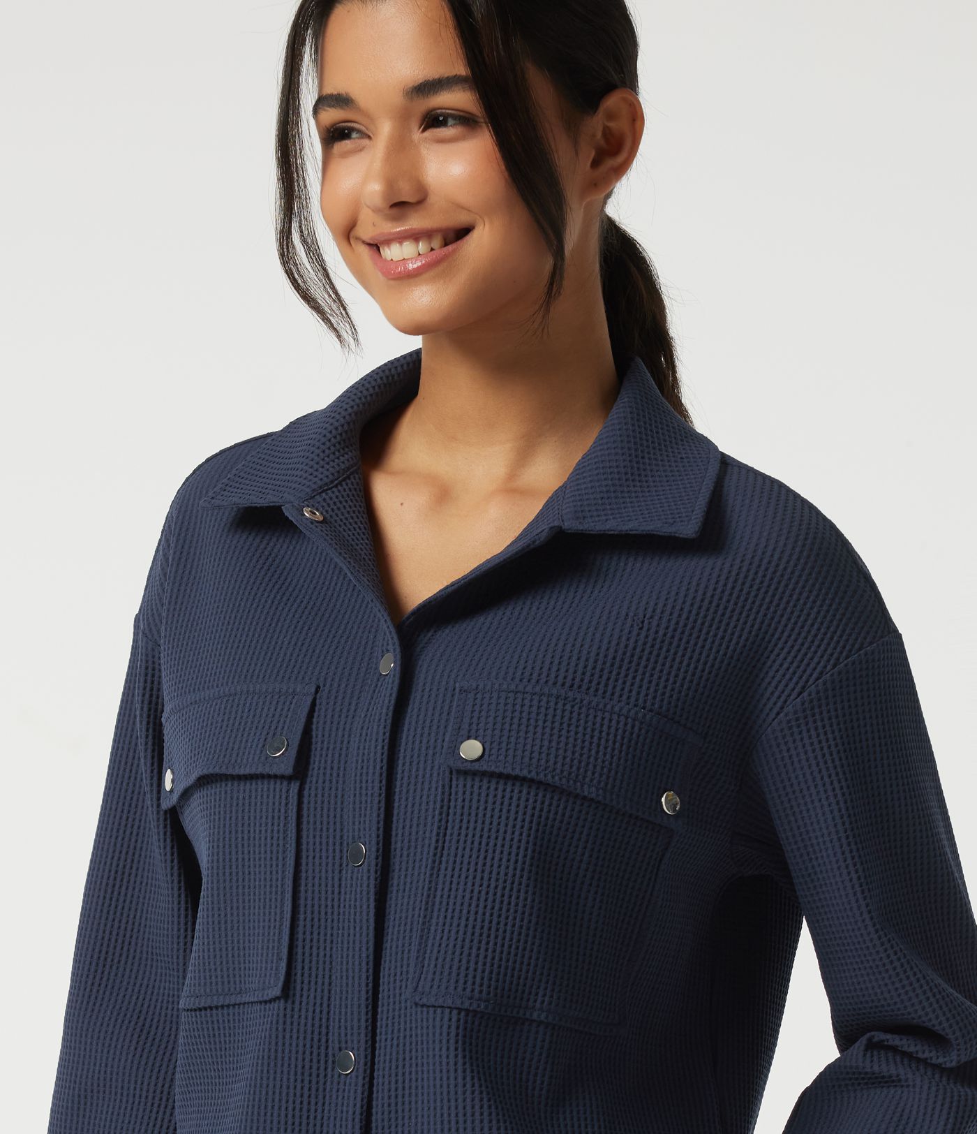 Veste décontractée gaufrée à col à revers, épaules tombantes, manches longues, avec poches