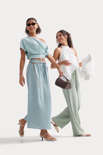 Lässiges, gerafftes Top mit kurzen Ärmeln und One-Shoulder-Design