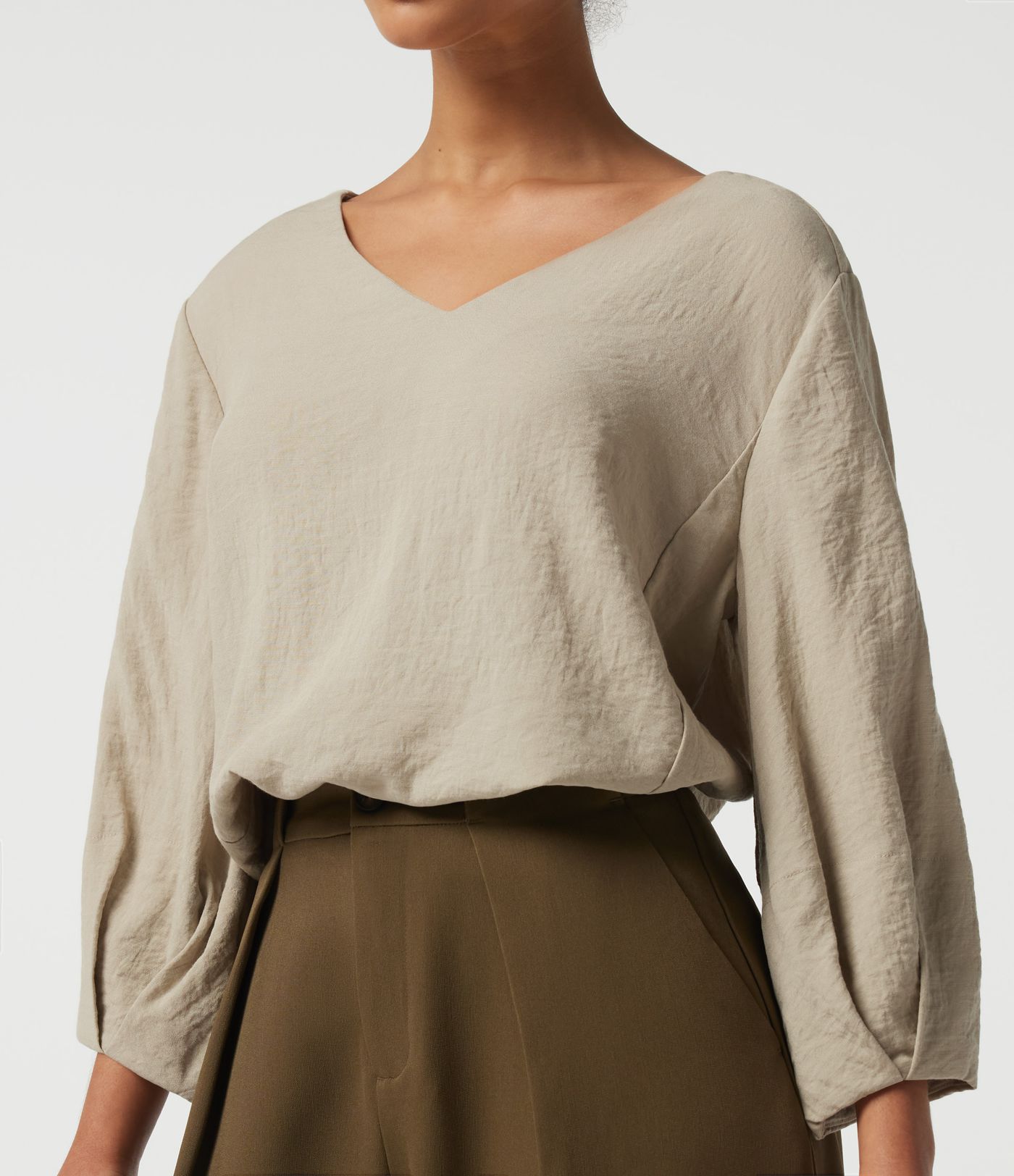 V Neck Bubble Long Sleeve Work Blouse V Neck Bubble Long Sleeve Work Blouse