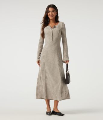 Robe midi en maille côtelée à col tunisien manches longues Robe midi en maille côtelée à col tunisien manches longues