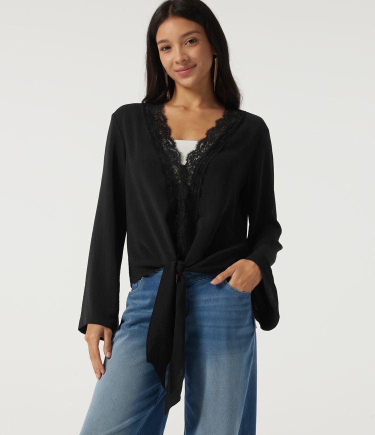 Blouse à encolure en V profond, manches à volants et dentelle contrastée