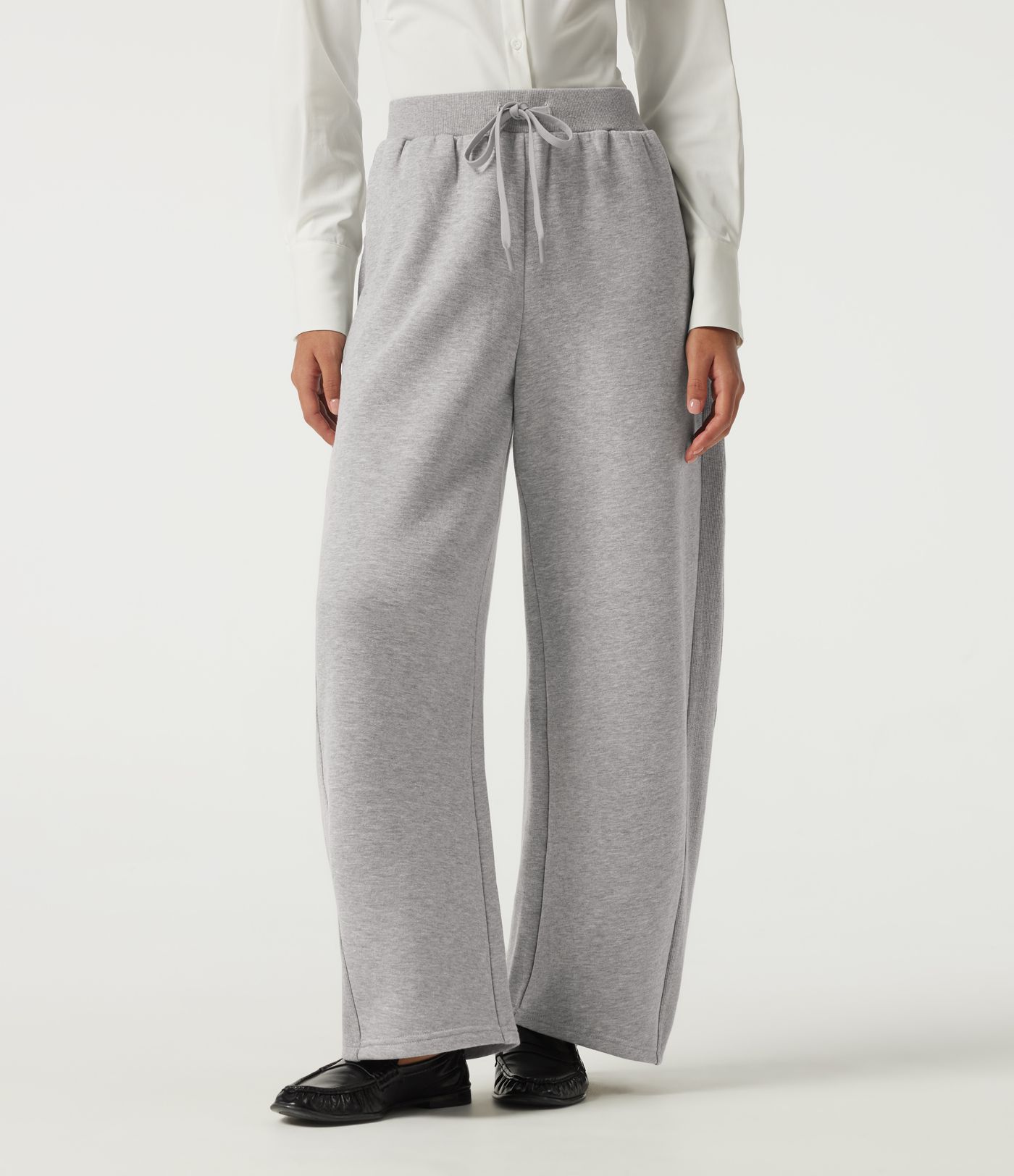 Mid Rise Drawstring Barrel Leg Fleece Casual Sweatpants with Pockets Mid Rise Drawstring Barrel Leg Fleece Casual Sweatpants with Pockets