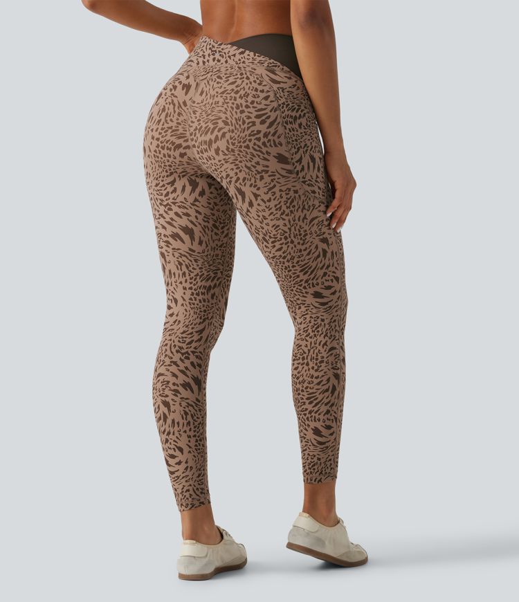 Halara UltraSculpt™ leggings de yoga skinny à taille haute avec effet croisé, imprimé léopard, avec poches