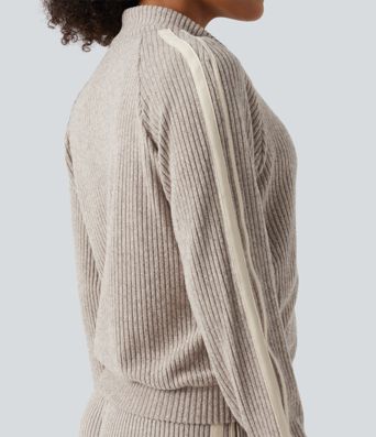 Chaqueta deportiva casual de punto acanalado con cuello alto, franja lateral, mangas largas y bolsillos Chaqueta deportiva casual de punto acanalado con cuello alto, franja lateral, mangas largas y bolsillos