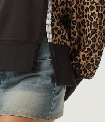 Round Neck Drop Shoulder Long Sleeve Split Hem Leopard Print Casual Top